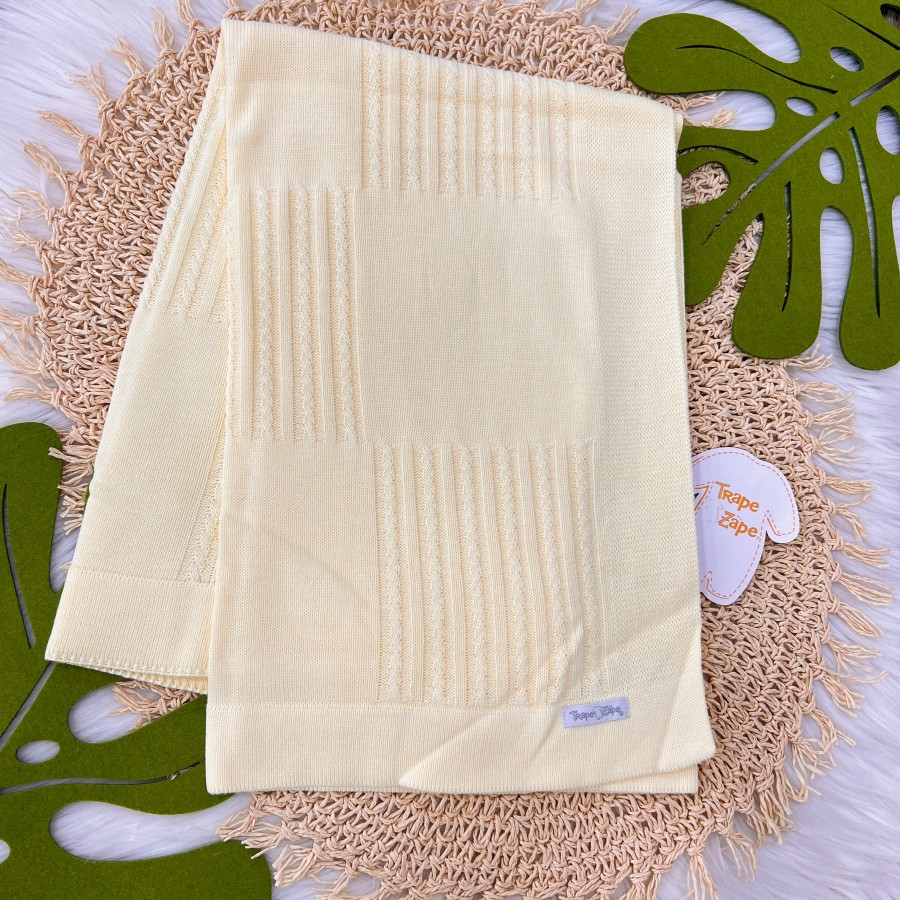  Manta de linha Quadrada e Trança Amarela